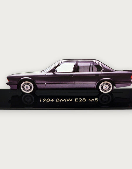 1984 BMW E28 M5 (1) Metal Araba Duvar Sanatı, Renkli 2D Pres Döküm Araba Dekoru, Siluet Metal Duvar Sanatı, Araba Severler İçin Hediye, Ayrıntılı Renkli Metal Araba