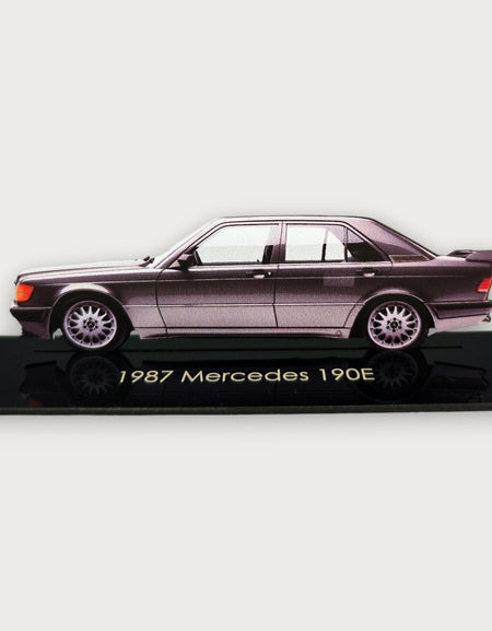 1987 Mercedes 190E (1) Metal Araba Duvar Sanatı, Renkli 2D Pres Döküm Araba Dekoru, Siluet Metal Duvar Sanatı, Araba Severler İçin Hediye, Ayrıntılı Renkli Metal Araba