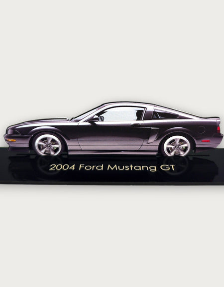 2004 Ford Mustang GT (1) Metal Araba Duvar Sanatı, Renkli 2D Pres Döküm Araba Dekoru, Siluet Metal Duvar Sanatı, Araba Severler İçin Hediye, Ayrıntılı Renkli Metal Araba