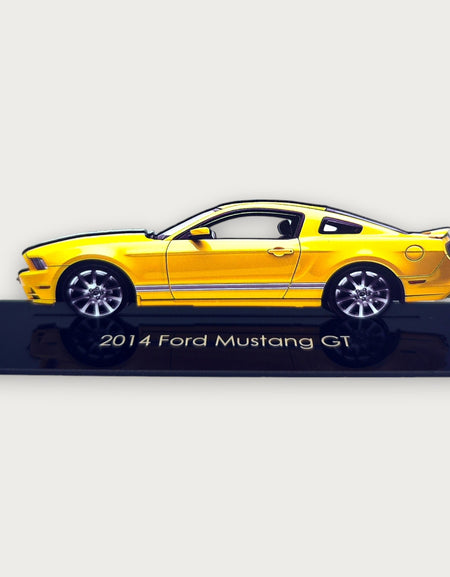 2014 Ford Mustang GT (2) Metal Araba Duvar Sanatı, Renkli 2D Pres Döküm Araba Dekoru, Siluet Metal Duvar Sanatı, Araba Severler İçin Hediye, Ayrıntılı Renkli Metal Araba