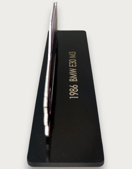 1986 BMW E30 M3 (1) Metal Araba Duvar Sanatı, Renkli 2D Pres Döküm Araba Dekoru, Siluet Metal Duvar Sanatı, Araba Severler İçin Hediye, Ayrıntılı Renkli Metal Araba