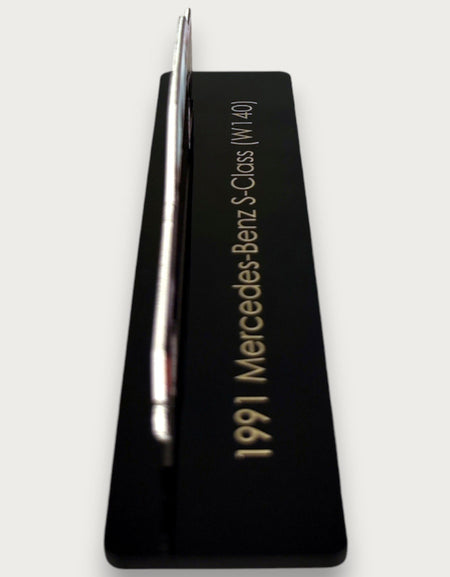 1991 Mercedes-Benz S-Class (W140) (2) Metal Araba Duvar Sanatı, Renkli 2D Pres Döküm Araba Dekoru, Siluet Metal Duvar Sanatı, Araba Severler İçin Hediye, Ayrıntılı Renkli Metal Araba