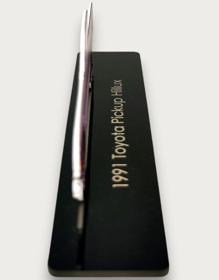 1991 Toyota Pickup Hillux (1) Metal Araba Duvar Sanatı, Renkli 2D Pres Döküm Araba Dekoru, Siluet Metal Duvar Sanatı, Araba Severler İçin Hediye, Ayrıntılı Renkli Metal Araba