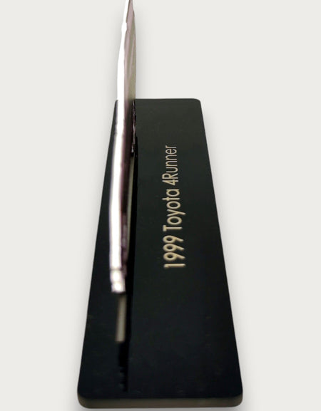 1999 Toyota 4Runner (1) Metal Araba Duvar Sanatı, Renkli 2D Pres Döküm Araba Dekoru, Siluet Metal Duvar Sanatı, Araba Severler İçin Hediye, Ayrıntılı Renkli Metal Araba