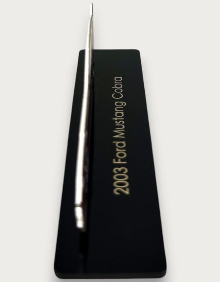 2003 Ford Mustang Cobra (1) Metal Araba Duvar Sanatı, Renkli 2D Pres Döküm Araba Dekoru, Siluet Metal Duvar Sanatı, Araba Severler İçin Hediye, Ayrıntılı Renkli Metal Araba