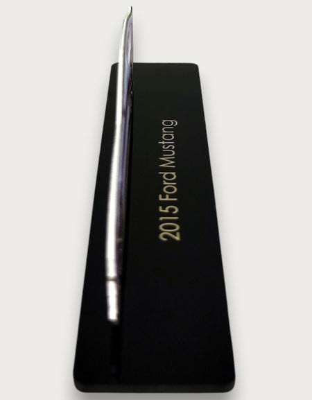 2015 Ford Mustang (1) Metal Araba Duvar Sanatı, Renkli 2D Pres Döküm Araba Dekoru, Siluet Metal Duvar Sanatı, Araba Severler İçin Hediye, Ayrıntılı Renkli Metal Araba