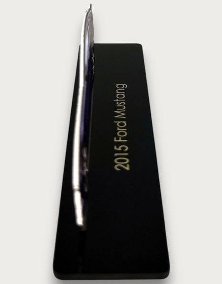 2015 Ford Mustang (2) Metal Araba Duvar Sanatı, Renkli 2D Pres Döküm Araba Dekoru, Siluet Metal Duvar Sanatı, Araba Severler İçin Hediye, Ayrıntılı Renkli Metal Araba