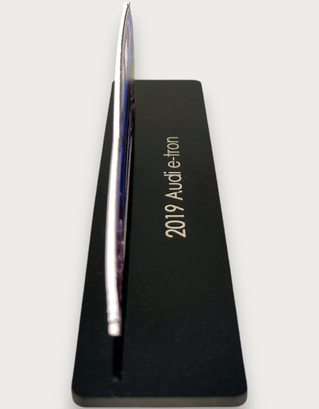 2019 Audi e-tron (1) Metal Araba Duvar Sanatı, Renkli 2D Pres Döküm Araba Dekoru, Siluet Metal Duvar Sanatı, Araba Severler İçin Hediye, Ayrıntılı Renkli Metal Araba