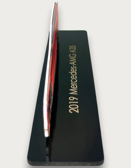 2019 Mercedes-AMG A35 (1) Metal Araba Duvar Sanatı, Renkli 2D Pres Döküm Araba Dekoru, Siluet Metal Duvar Sanatı, Araba Severler İçin Hediye, Ayrıntılı Renkli Metal Araba