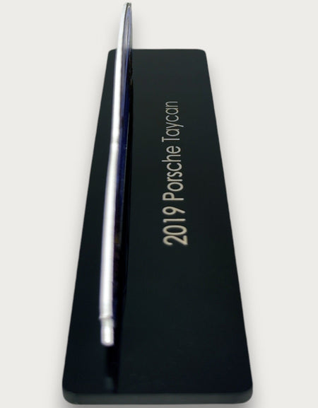 2019 Porsche Taycan (2) Metal Araba Duvar Sanatı, Renkli 2D Pres Döküm Araba Dekoru, Siluet Metal Duvar Sanatı, Araba Severler İçin Hediye, Ayrıntılı Renkli Metal Araba