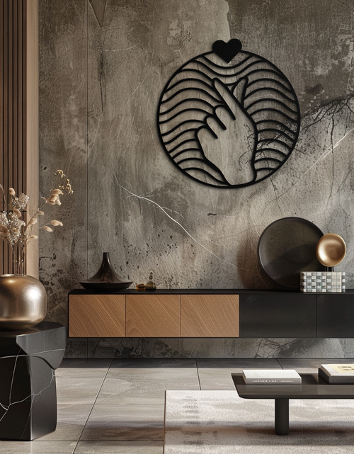 Resmi Galeri görüntüleyicisine yükleyin, Kalp Parmak Aşk İşareti Metal Duvar Sanatı - Yuvarlak Minimalist Çelik Dekor - KAF056
