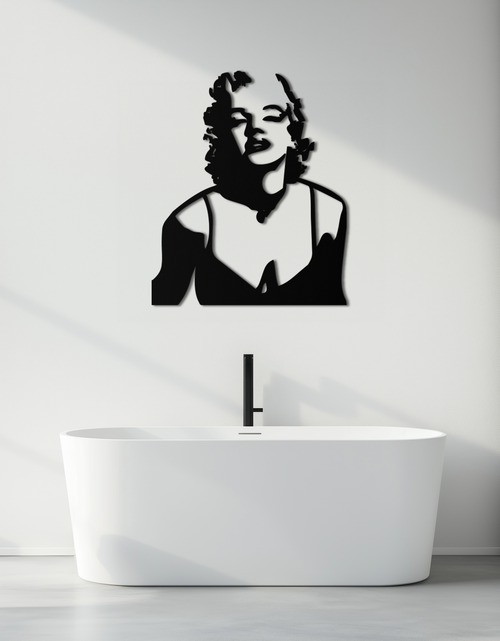 Resmi Galeri görüntüleyicisine yükleyin, Göz Alıcı Marilyn Monroe Metal Duvar Sanatı – İkonik Pop Art Çelik Dekor - KAF153
