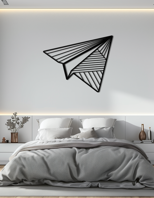 Resmi Galeri görüntüleyicisine yükleyin, Kağıt Uçak Metal Duvar Sanatı – Modern ve Şahane Mekanlar İçin Minimalist Uçuş Silüeti Çelik Dekoru- KAF340
