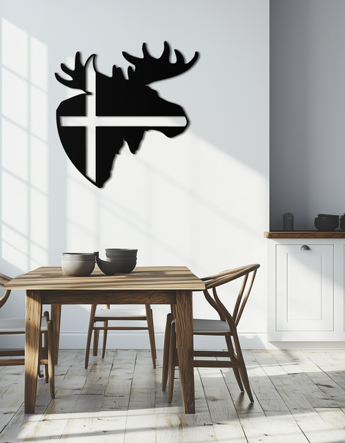 Resmi Galeri görüntüleyicisine yükleyin, Nordic Moose Silhouette Metal Duvar Sanatı – Modern Rustik İç Mekanlar İçin Haç Dekorlu İskandinav Geyik Kafası - KAF415
