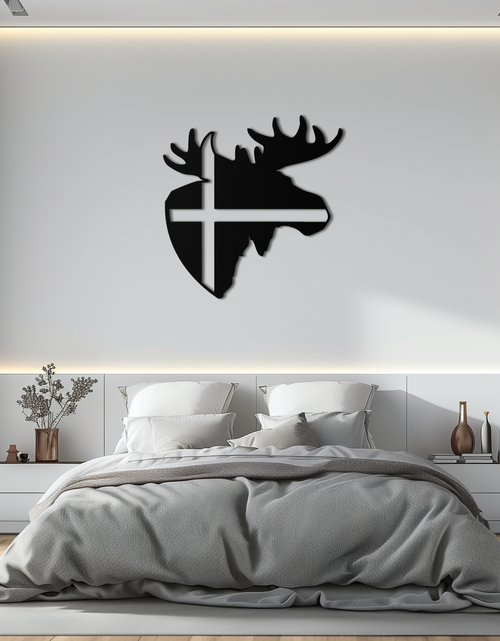 Resmi Galeri görüntüleyicisine yükleyin, Nordic Moose Silhouette Metal Duvar Sanatı – Modern Rustik İç Mekanlar İçin Haç Dekorlu İskandinav Geyik Kafası - KAF415
