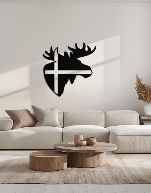Resmi Galeri görüntüleyicisine yükleyin, Nordic Moose Silhouette Metal Duvar Sanatı – Modern Rustik İç Mekanlar İçin Haç Dekorlu İskandinav Geyik Kafası - KAF415
