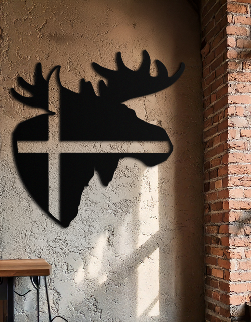 Resmi Galeri görüntüleyicisine yükleyin, Nordic Moose Silhouette Metal Duvar Sanatı – Modern Rustik İç Mekanlar İçin Haç Dekorlu İskandinav Geyik Kafası - KAF415
