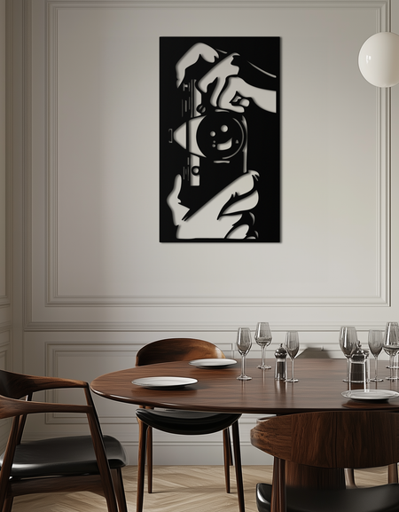 Retro Kamera ve Eller Siluet Metal Duvar Sanatı – Vintage Fotoğrafçı Dekoru- KAF580