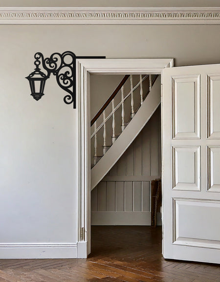 Vintage Fener Köşe Metal Duvar Sanatı – Zarif Sokak Lambası Kapı Dekoru-KAF611