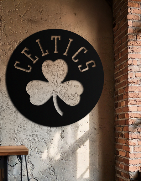 Celtics Shamrock Amblem Metal Duvar Sanatı – Taraftarlar İçin Cesur Yuvarlak Spor Dekoru- KAF671