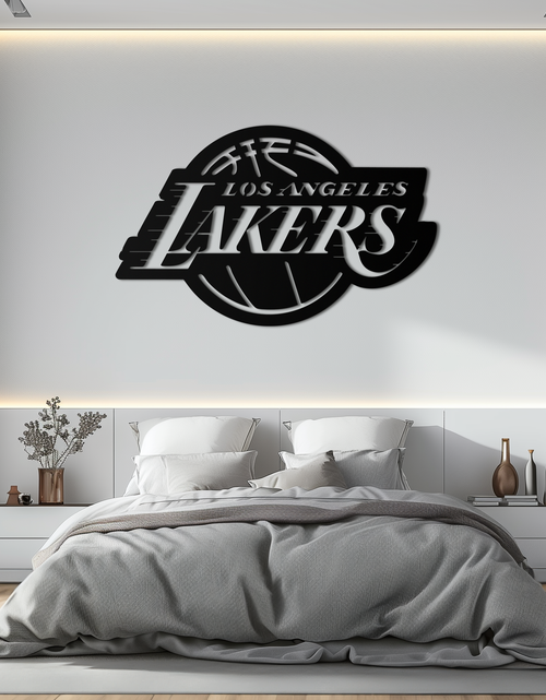 Resmi Galeri görüntüleyicisine yükleyin, Los Angeles Lakers Logo Metal Duvar Sanatı – İkonik Basketbol Takımı Silüeti Dekoru- KAF674
