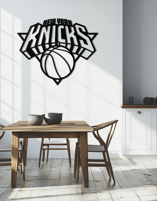 Resmi Galeri görüntüleyicisine yükleyin, New York Knicks Basketbol Logosu Metal Duvar Sanatı – Cesur Spor Esintili Ev Dekoru- KAF677
