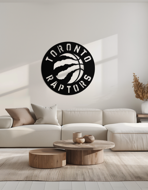 Resmi Galeri görüntüleyicisine yükleyin, Toronto Raptors Logo Metal Duvar Sanatı – Spor Hayranları İçin Cesur Basketbol Amblemi- KAF678
