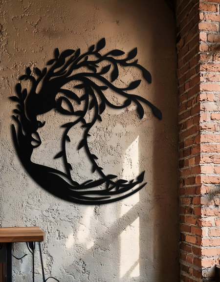 Ağaç Kadın Silüeti Metal Duvar Sanatı – Ev Dekorasyonu İçin Doğadan Esinlenen Kadınsı Tasarım - KAF680