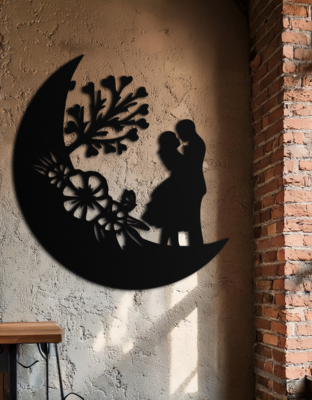 : Ay'daki Aşıklar Metal Duvar Sanatı – Rüya Gibi İç Mekanlar İçin Romantik Siluet- KAF695