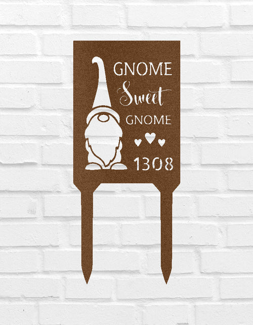 Resmi Galeri görüntüleyicisine yükleyin, Gnome Home Kazığı - Özel Metal Tabela
